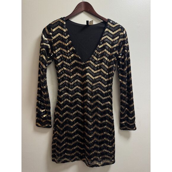 H&M Dresses & Skirts - H&M Express Long Sleeve Sequined B&W Chevron Dress - 4